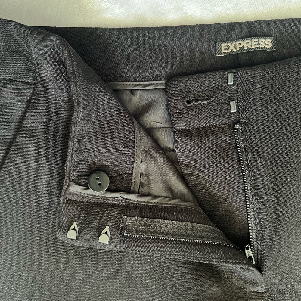 NWT Express Cropped Straight Leg Slacks - Picture 5 of 6